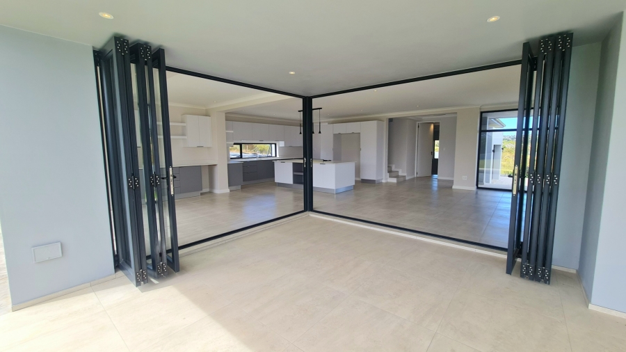 4 Bedroom Property for Sale in Baron View Western Cape